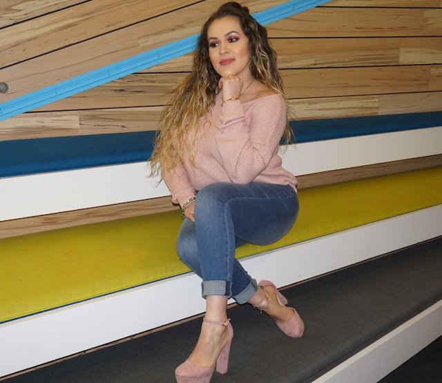yolyy_17's tweet photo. Loving this high waisted skinny jean color: Laguna and the sandal Jayla on my blog now: https://t.co/JKEVC5Werz https://t.co/r2JG5AZ9Or