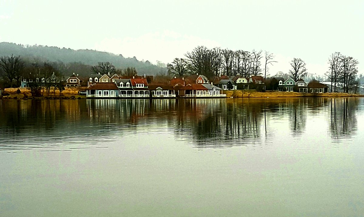 Je me demande si ce n'est pas encore plus beau de ce côté là?? <a href="/CP_Lac_Ailette/">Center Parcs Le Lac d'Ailette</a> @PicotPascal #centerparcs #vacances #tourism #landscape