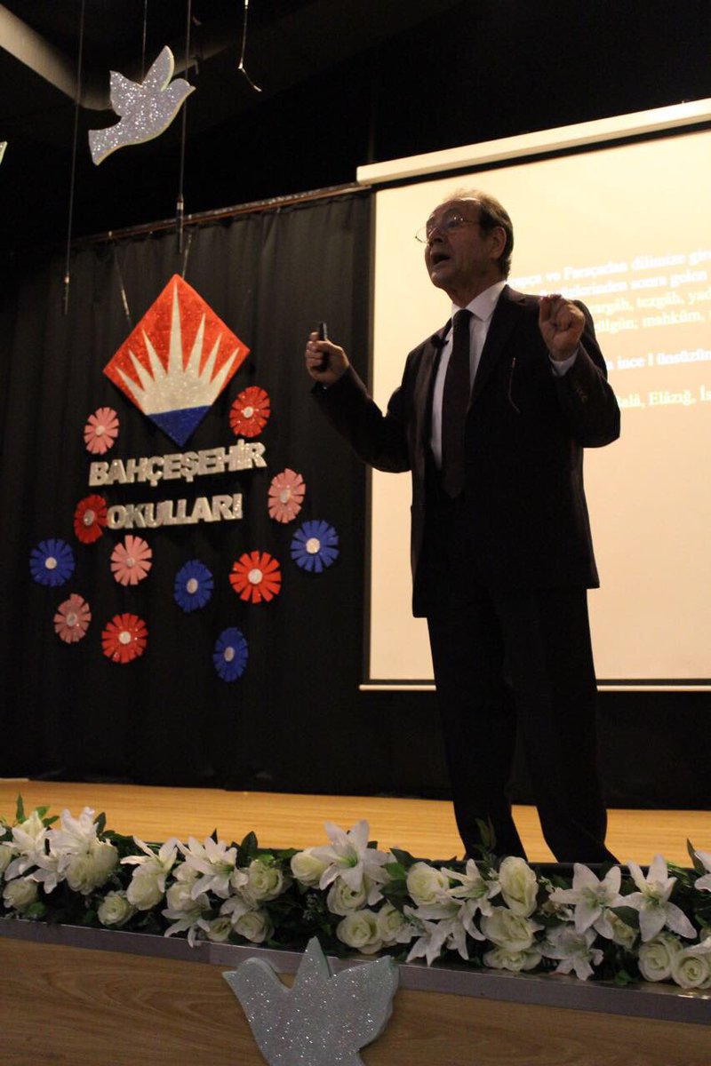 BAU Öğretim Üyesi Sn. <a href="/nebi_ceylan/">Nebi Ceylan</a> 'ın gerçekleştirdiği öğretmenlerimize yönelik"Türkçe Geliştirme Programı" kapsamındaki seminer tamamlandı