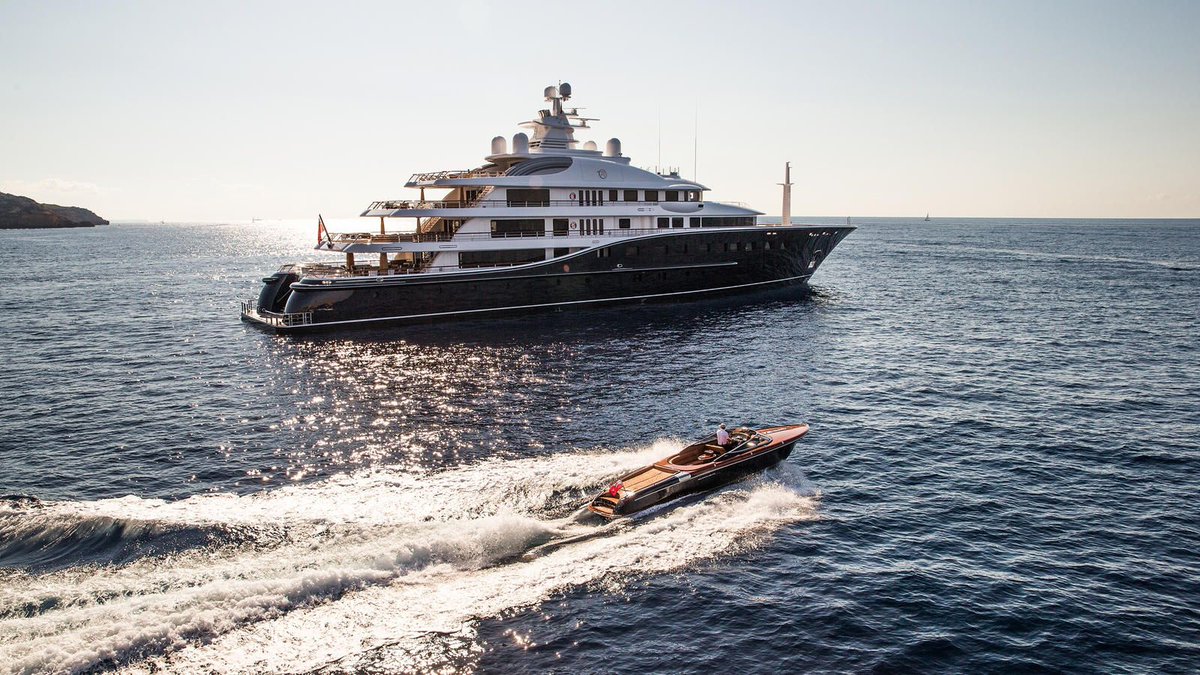 As Cakewalk, she was the largest yacht built in the US, now as Aquila, she is the largest yacht refitted in the UK buff.ly/2lSuZhK