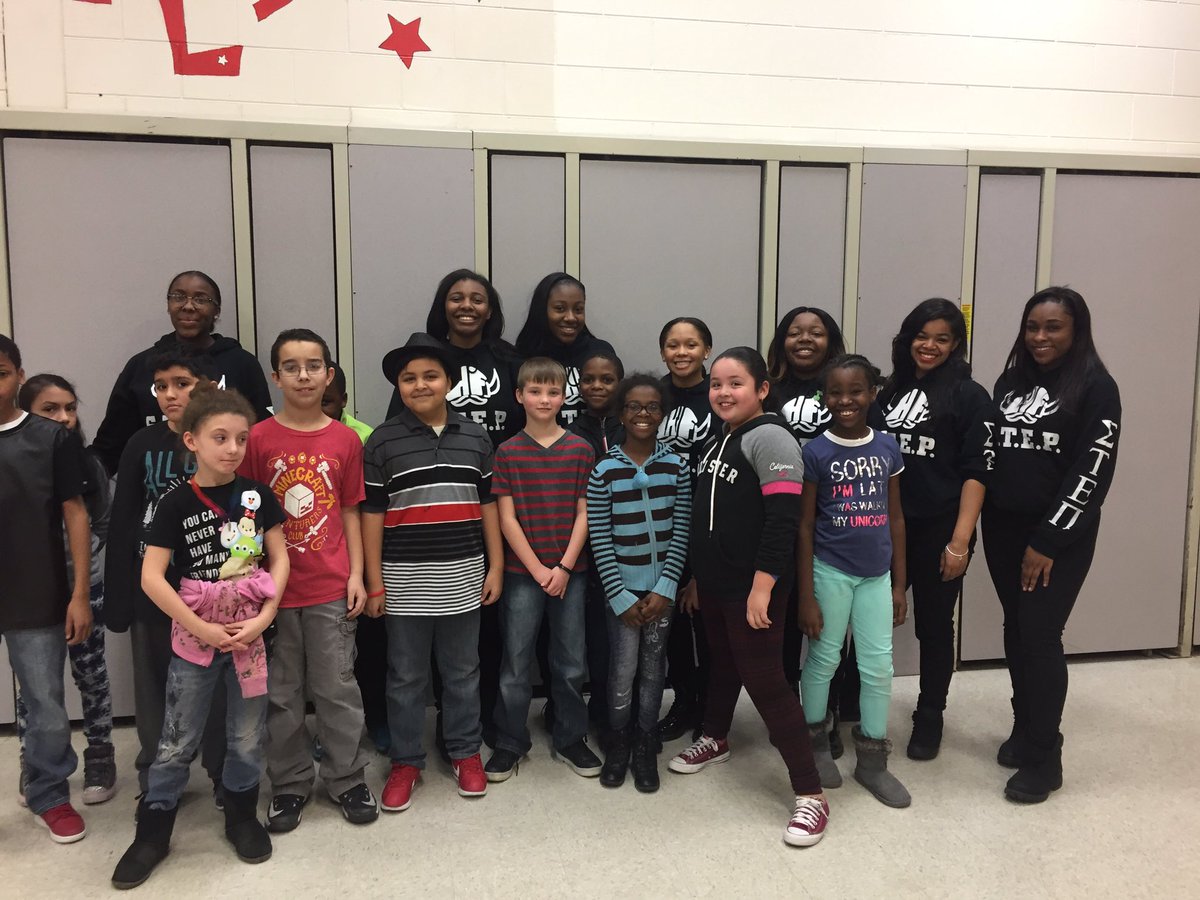 SizemoreGreen's tweet photo. @SerenaHills_161 @HFHS59 https://t.co/d86X5EFSiM