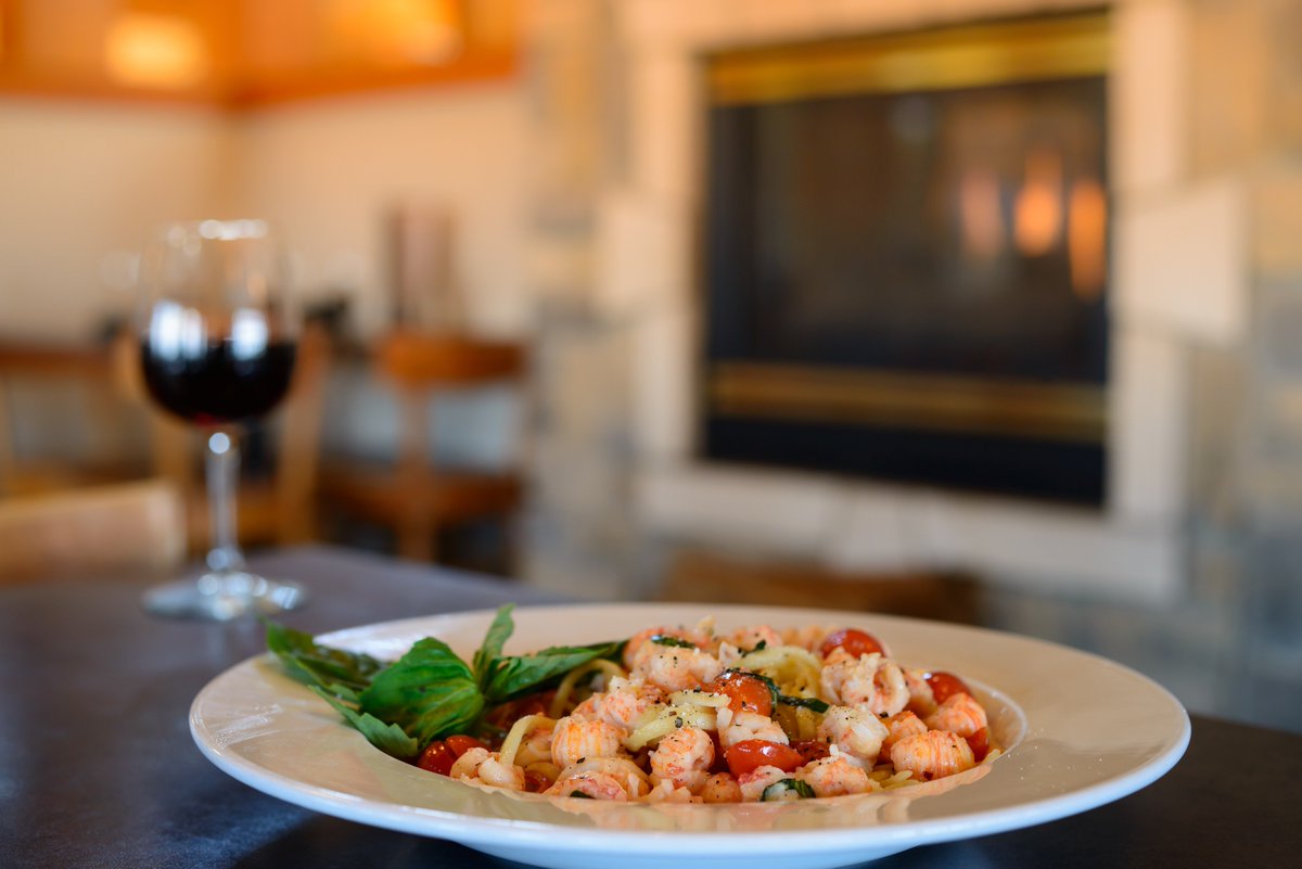 FerranteWinery's tweet photo. Date Night tonight!  Enjoy a two course dinner &amp; a bottle of wine to share only $50. https://t.co/OONylEPM3p