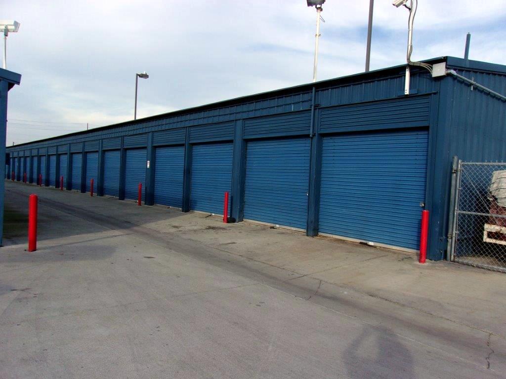 MiniStorage_OC's tweet image. What we love most about Orange County Self Storage is that we're all Drive Up Units! #NoStairsRequired #FridayFeeling