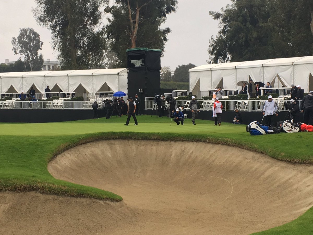 lmastarshine's tweet photo. Its a great day for rainy golf @genesisopen #jthomas #jday #genesisopen #14thgreen #upgradeplz https://t.co/Fg2uU3LTYA