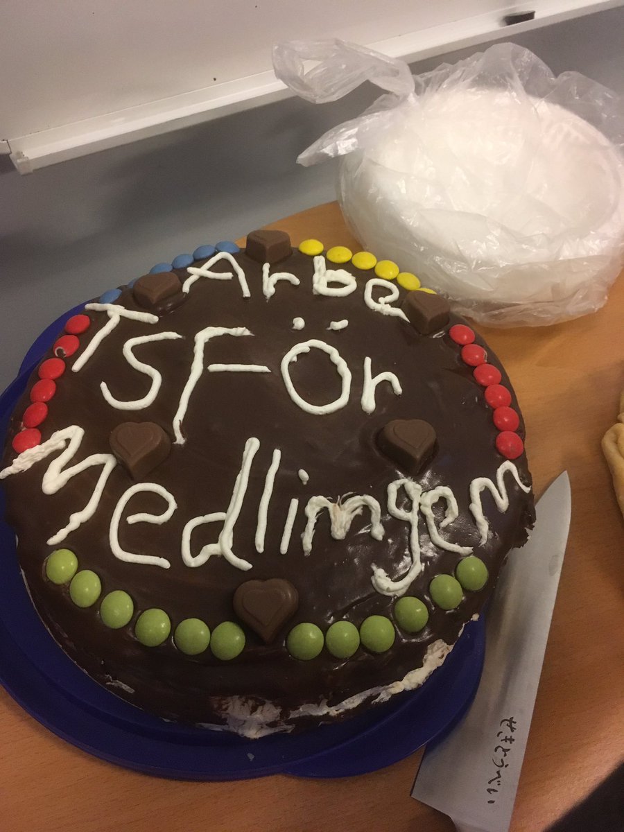 NicklasTimstedt's tweet photo. Final på vägledning i etablering. Deltagarna fixade fika. Vilket tillskott på arbetsmarknaden! Tack för ni är här! https://t.co/limGAWFG6N