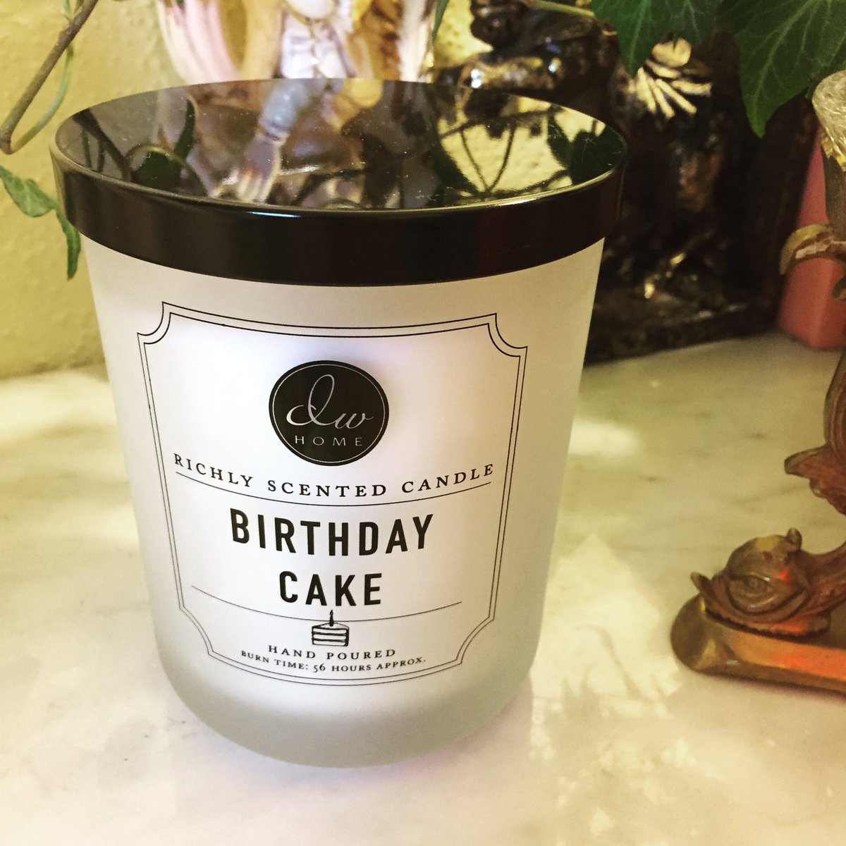 SeanaGarrow's tweet photo. 🎉🎂🎁🍧Look what happens whenU go2 @tjmaxx 2get a Bday gift 4your friend-U wind up keeping it 4yourself!🙊ShopAgain!🍧🎁🎂🎉#dwhome #sweet #candles https://t.co/s481kHGsAI