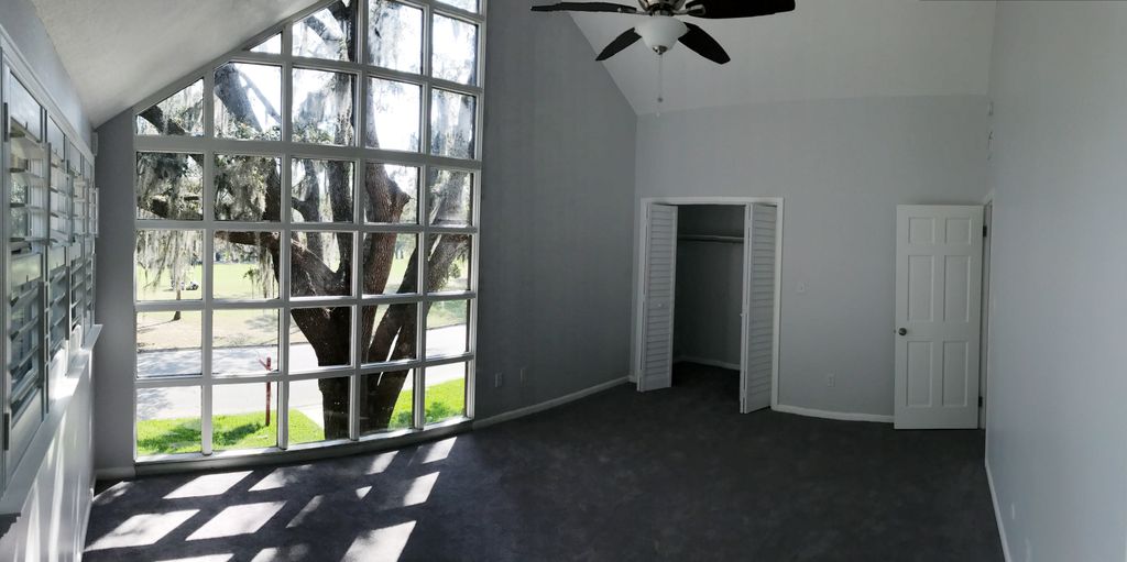 KyleSasserRE's tweet photo. Panorama of this amazing room. Would you turn it into an #office or a #masterbedroom? #70sstyle #realestate #coolroom #roomswithstyle https://t.co/lzryj70I57