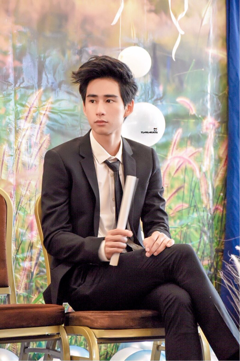 Ohmpawat_Family's tweet photo. ฉันจะยอมทำทุกๆทาง
และฉันพร้อมจะทำทุกอย่าง
ให้เธอมีความสุข
ไม่ว่านานแค่ไหน
#TTTwithTOEY
#HBDTOEY21ST https://t.co/6EHakgyeIQ