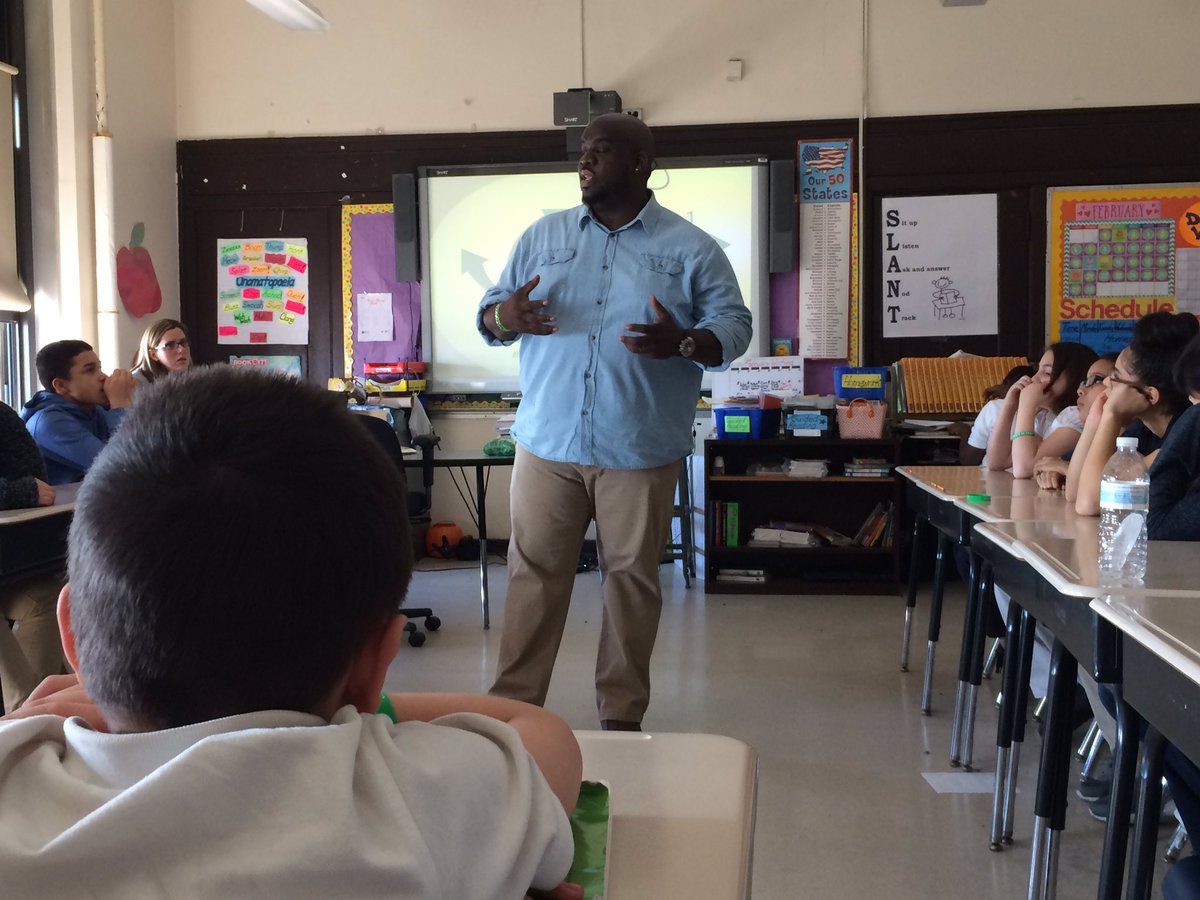 SumnerEagles's tweet photo. Mr. John from @SteeredStraight talking to Sumner 6th graders about the risks of choosing drugs and alcohol. @CamdenSchools https://t.co/brfGhcAZ24