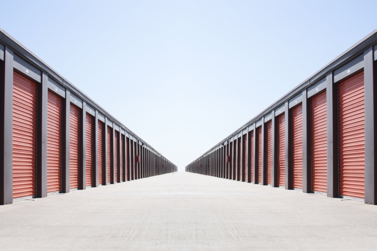 MiniStorage_RT's tweet image. What do we love about Redondo Torrance Mini Storage?! We love our drive up units! #FridayFeeling