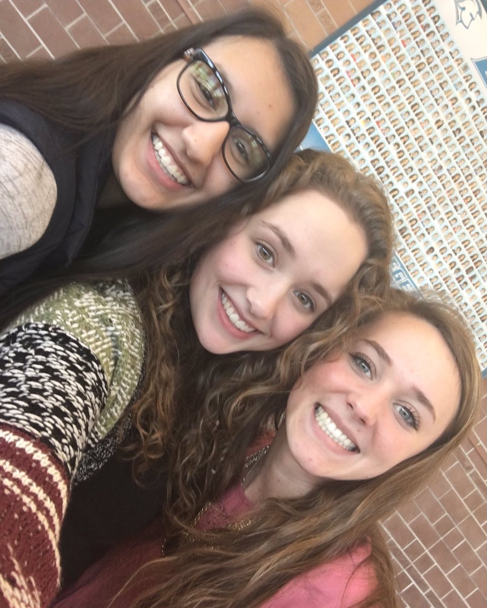 S_Alexis98's tweet photo. Happy birthday to this beautiful girl❤I miss you! I hope you have a good day😘 https://t.co/iC7D8vUiQu