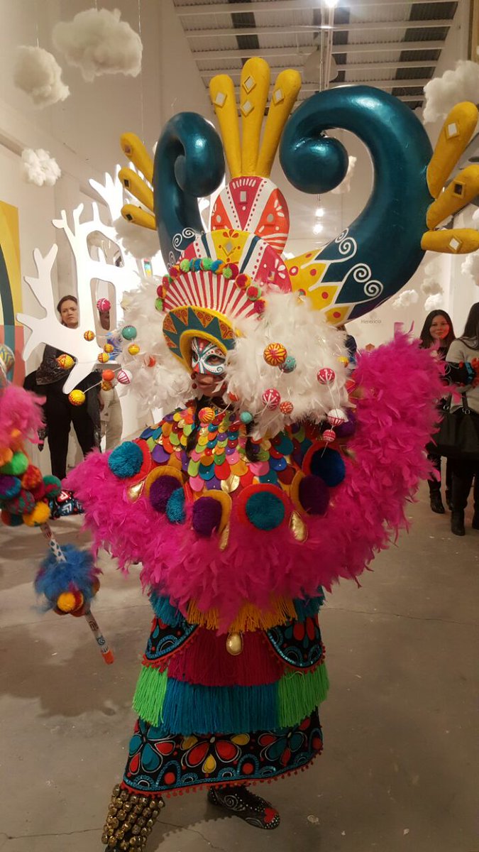 aeacolombia's tweet photo. Una noche donde el conflicto Colombiano dejó de ser protagonista para reconstruir #MemoriasAColor - #YoSoyColor. https://t.co/zHXQxg3HjN