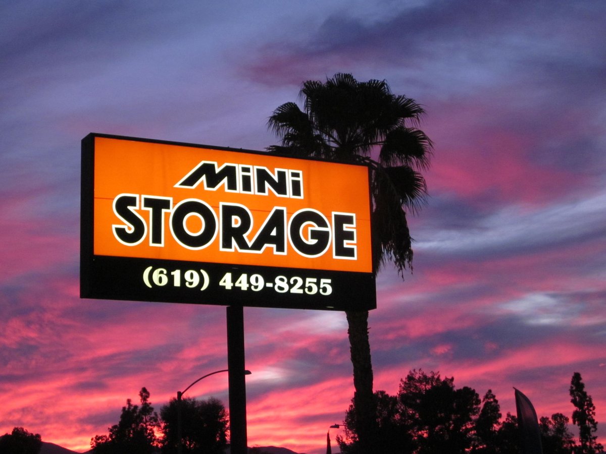 MiniStorage_SD's tweet image. We love our #sunsets at Santee Mini Storage! &amp;lt;3 #FridayFeeling