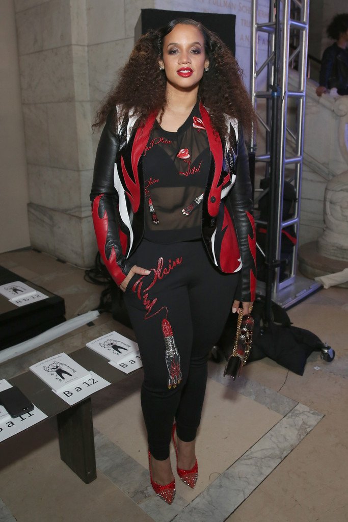 Meanwhile at #NYFW, Dascha Polanco <a href="/sheisdash/">DASH ✨❣️</a>  is showing out for all the curvy girls! #OITNB #bodypositive #fashionfriday #ivorybridalatl