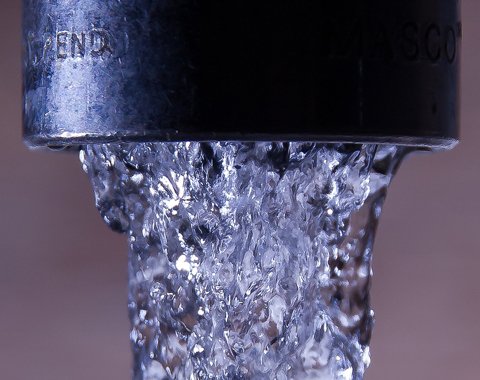 DavidSuzukiFDN's tweet photo. Clean drinking water on reserves is not just an Indigenous issue. It's a human right and it should concern us all - https://t.co/jQjbbg303d https://t.co/xXcjyARamd