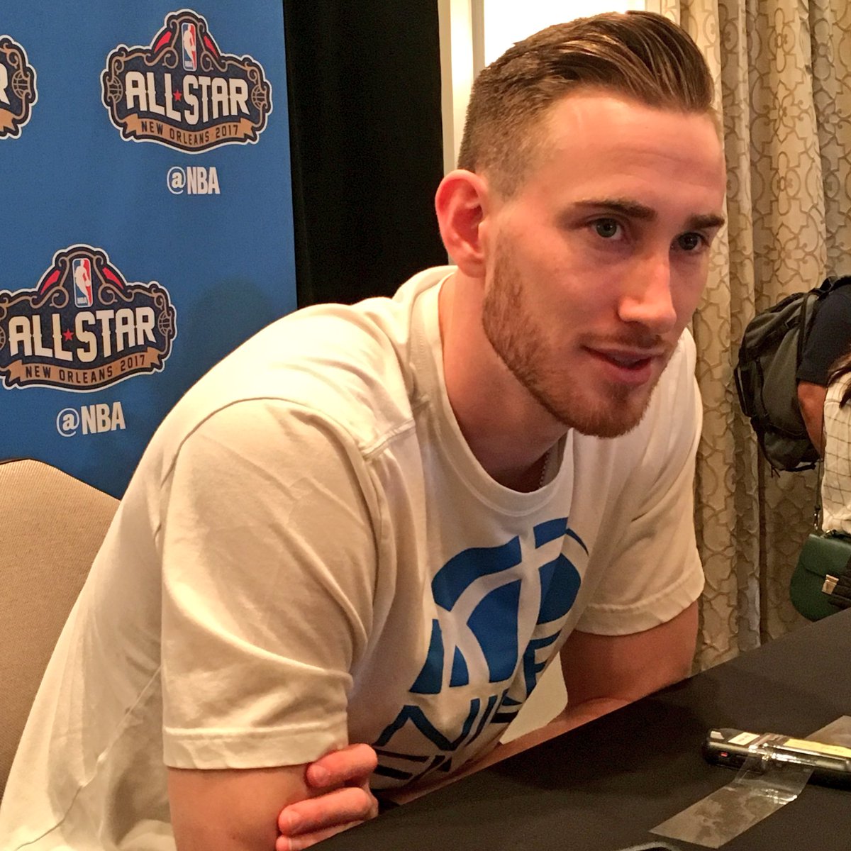 "I want to have fun, try to enjoy the moment and hopefully hit a few shots." #GordonHayward https://t.co/gcRlBR5zF4