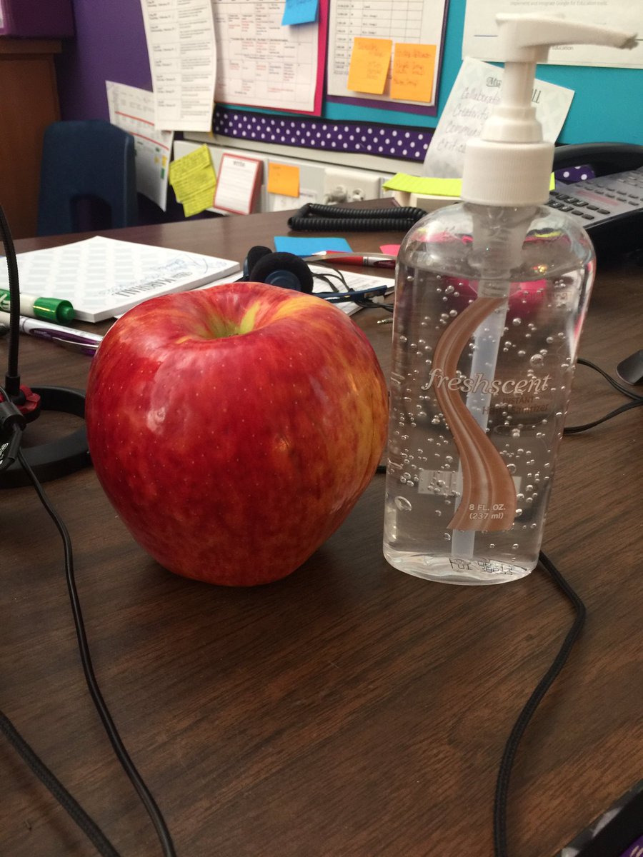 Thanks Meadow for my giant apple. <a href="/kaysantarita/">Kay Scott</a> #sanangelisdtweets17 #SantaRitaRocks