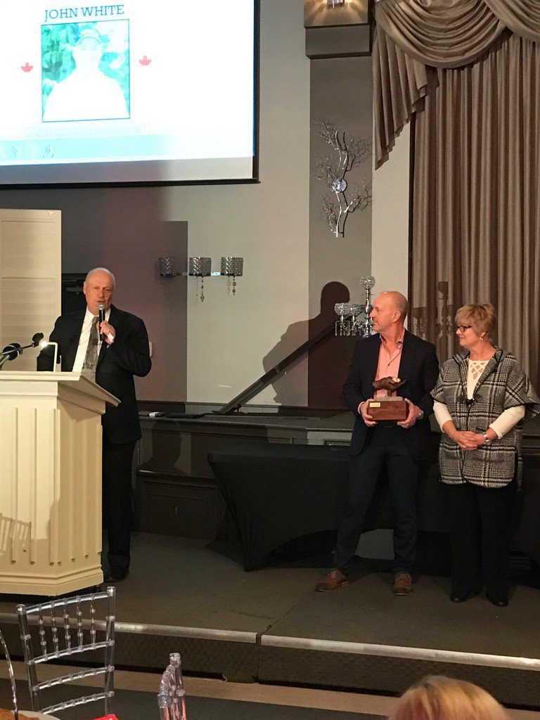 bhutch_53's tweet photo. @NiagaraSportCom @WiseGuysCharity Chuck Smith Award inaugural winner John White #givingbacktokids #wiseguys https://t.co/eYbTsnlRX3