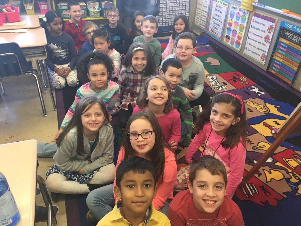 joseph_rotz1's tweet image. Talented Garden City students presenting their fairy tales using myCreate app #modellesson #blendedlearning #21stcenturyskills