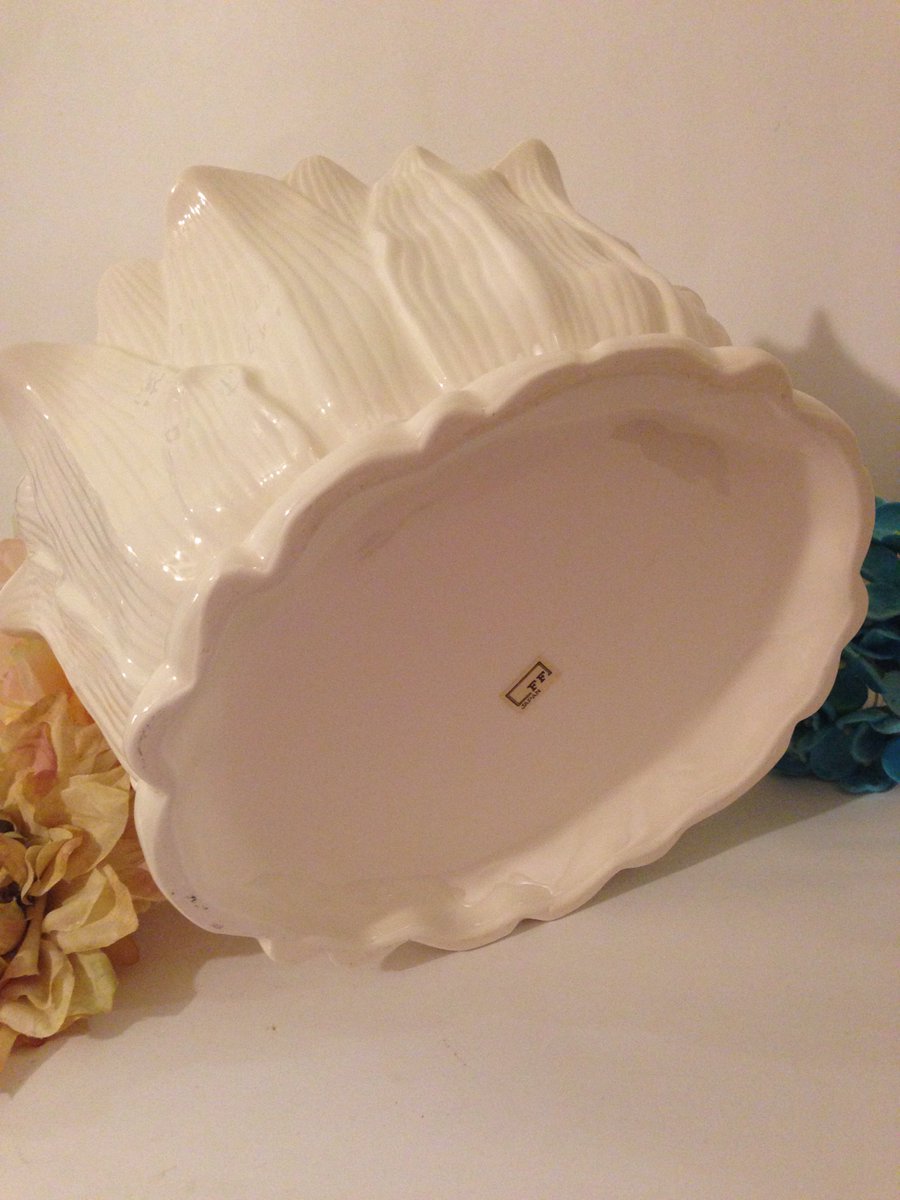 ThePokeyPoodle's tweet photo. Large Vintage #FitzandFloyd #EasterPlanter available here https://t.co/e4hN4SJzxO #SpringDecor #EasterDecor #etsychaching #Easter2017 https://t.co/mEs0N8oirh