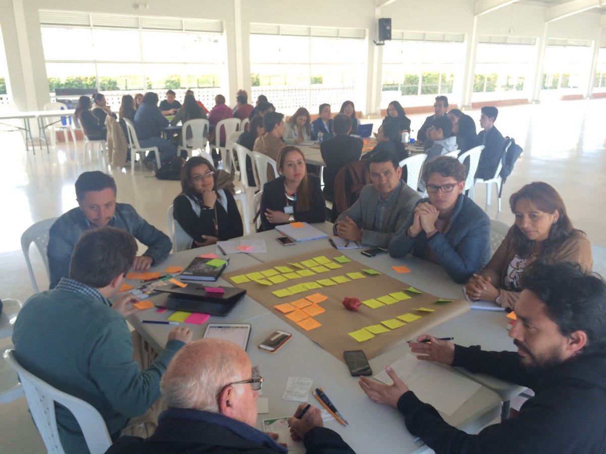 AlonsoR93's tweet photo. Desde #ProBoyaca estamos construyendo alianzas hacia #ColombiaCientífica @Colciencias @universidaduptc @DinUptc @Uniandes @univboyaca https://t.co/WcmAVG9yUh