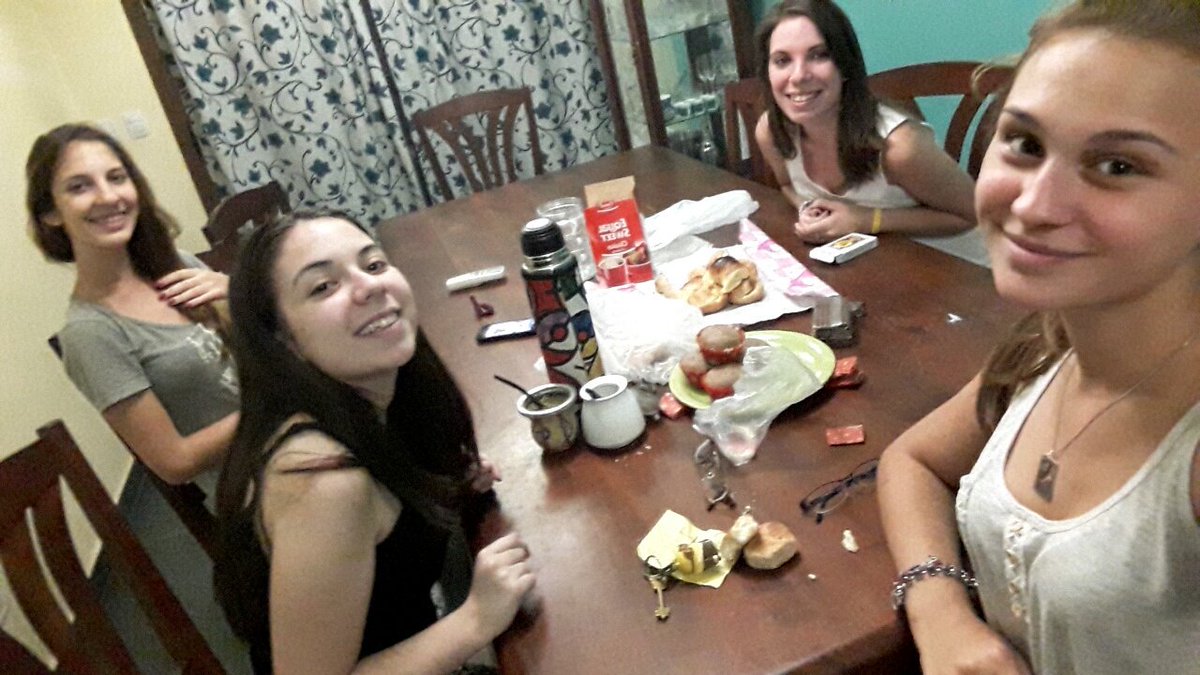 LariSorgenti's tweet photo. Las amo 💕 https://t.co/xy3XSbsO7u