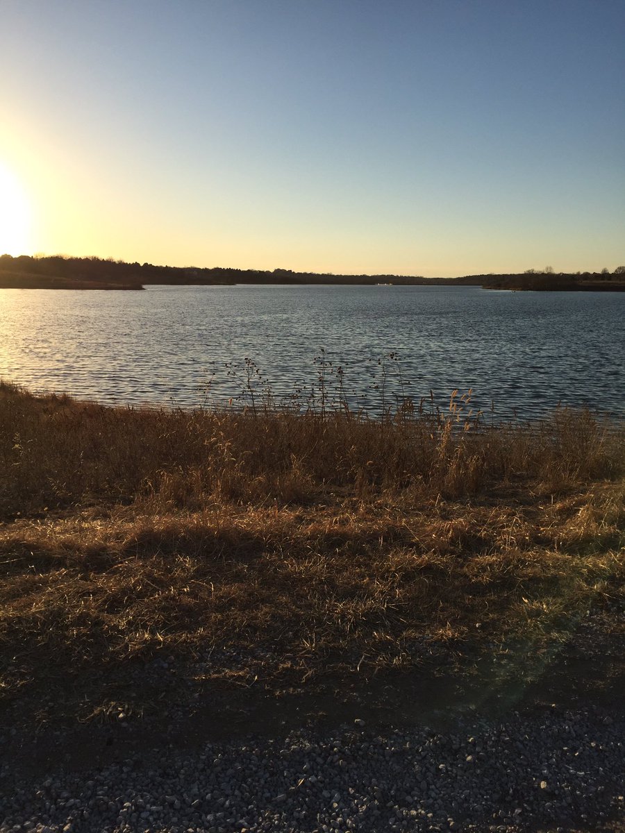 Strange_Warlock's tweet photo. //is it possible to fall in love with a place https://t.co/C4YEHGr6Gt