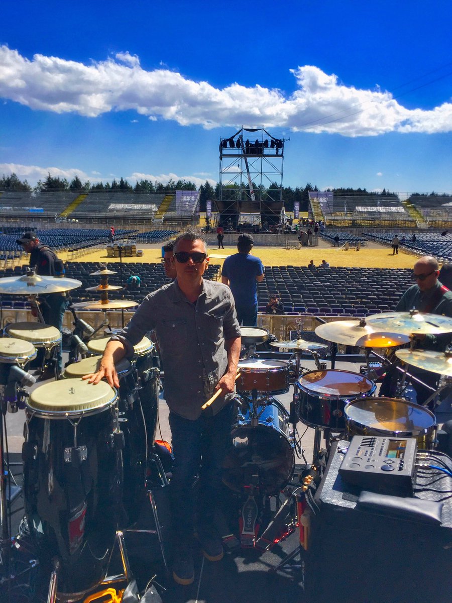 Soundcheck para @eternamente_JG Mañana 7pm 
Gracias @zildjiancompany <a href="/dwdrums/">Drum Workshop, Inc.</a> @promarkbydaddario
#EternamenteJuanGabriel #eternamente_JG