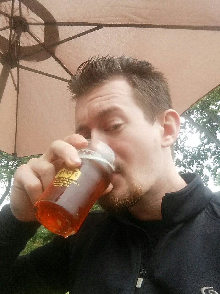 Dales ESB takes an early lead for beer of the show.  Allways exellent off the keg - fresh, juicy and delicately fruity.