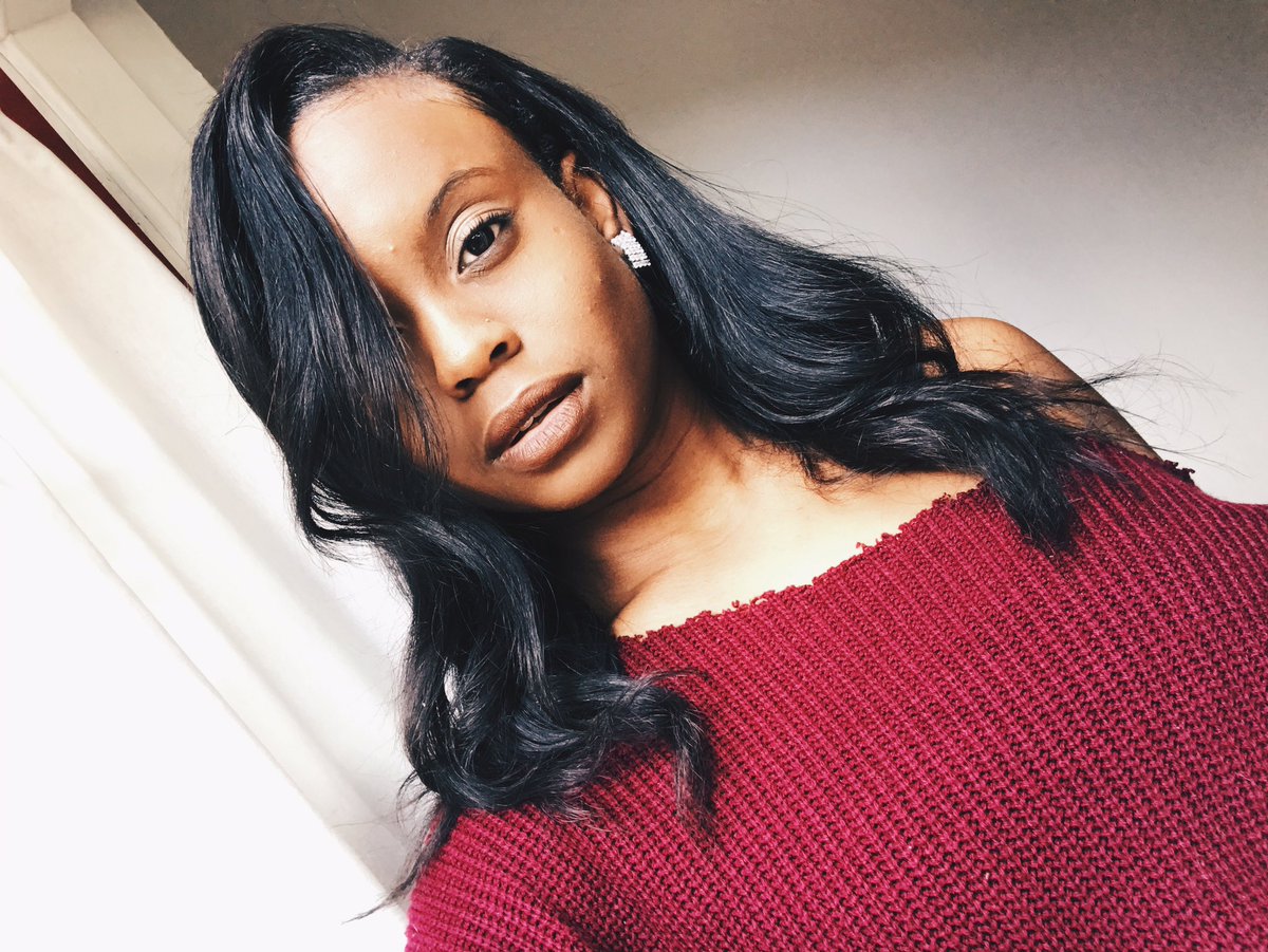 MELLiEPiNK's tweet photo. I was once insecure, now a days I celebrate how much I'm worth 🎉

#Melaninmamis #finewomanfriday #blogger #blackgirlmagic https://t.co/VmnZvA59M2