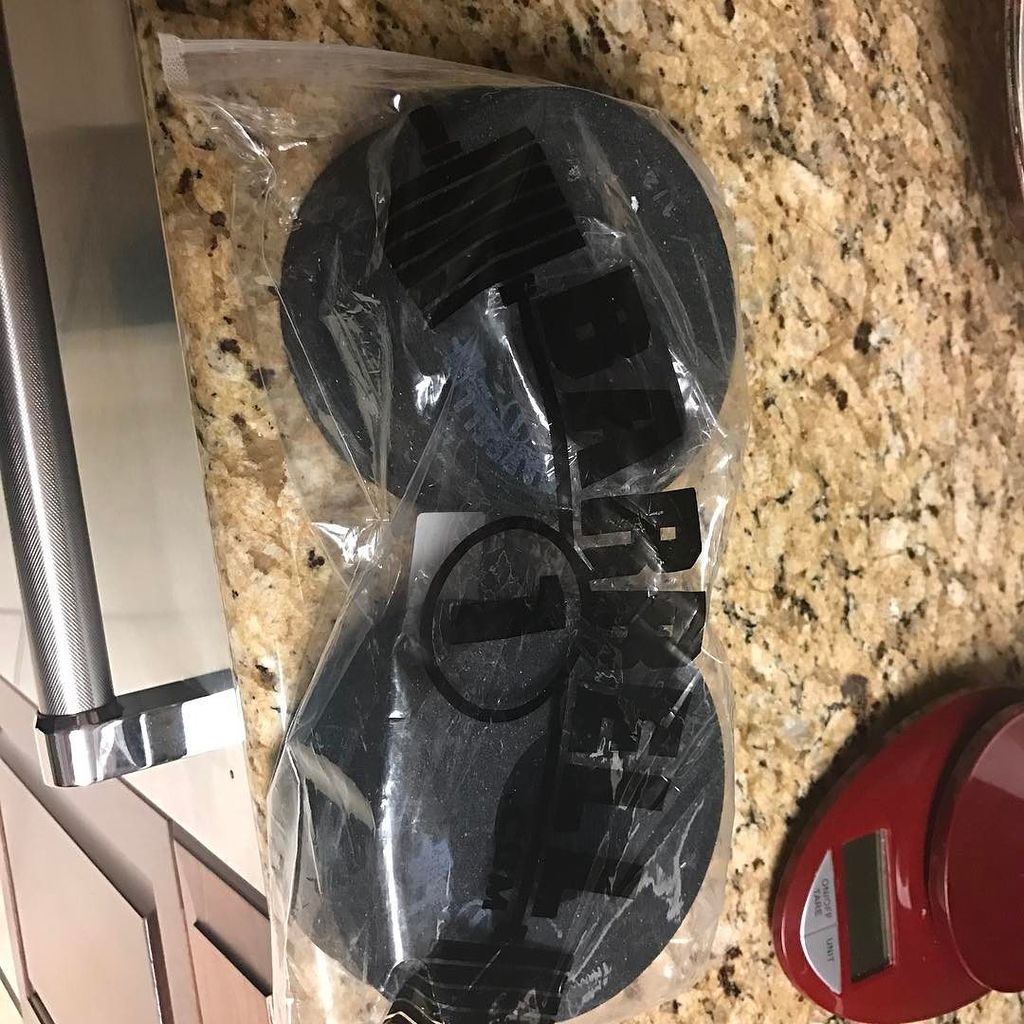 srkershen's tweet photo. My half pound plates came! 💪🏻So excited to start using these. #barbell1 #traindirty #letsg… https://t.co/6xOxP96eZn https://t.co/bdP7KBqB2g
