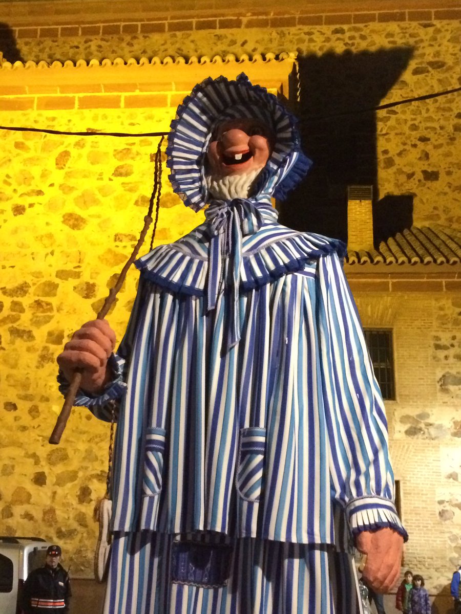 nonato69's tweet photo. #CarnavaldeHerencia Mariano ya está en la calle con las #Prisillas https://t.co/m4Ubj44jaJ