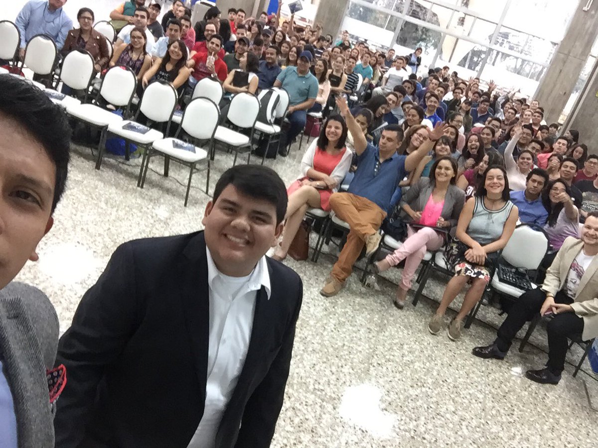 mariopapinvela's tweet photo. Empezamos... #emprendeurl #yosoyeconómicas https://t.co/MgnrHIsGs5