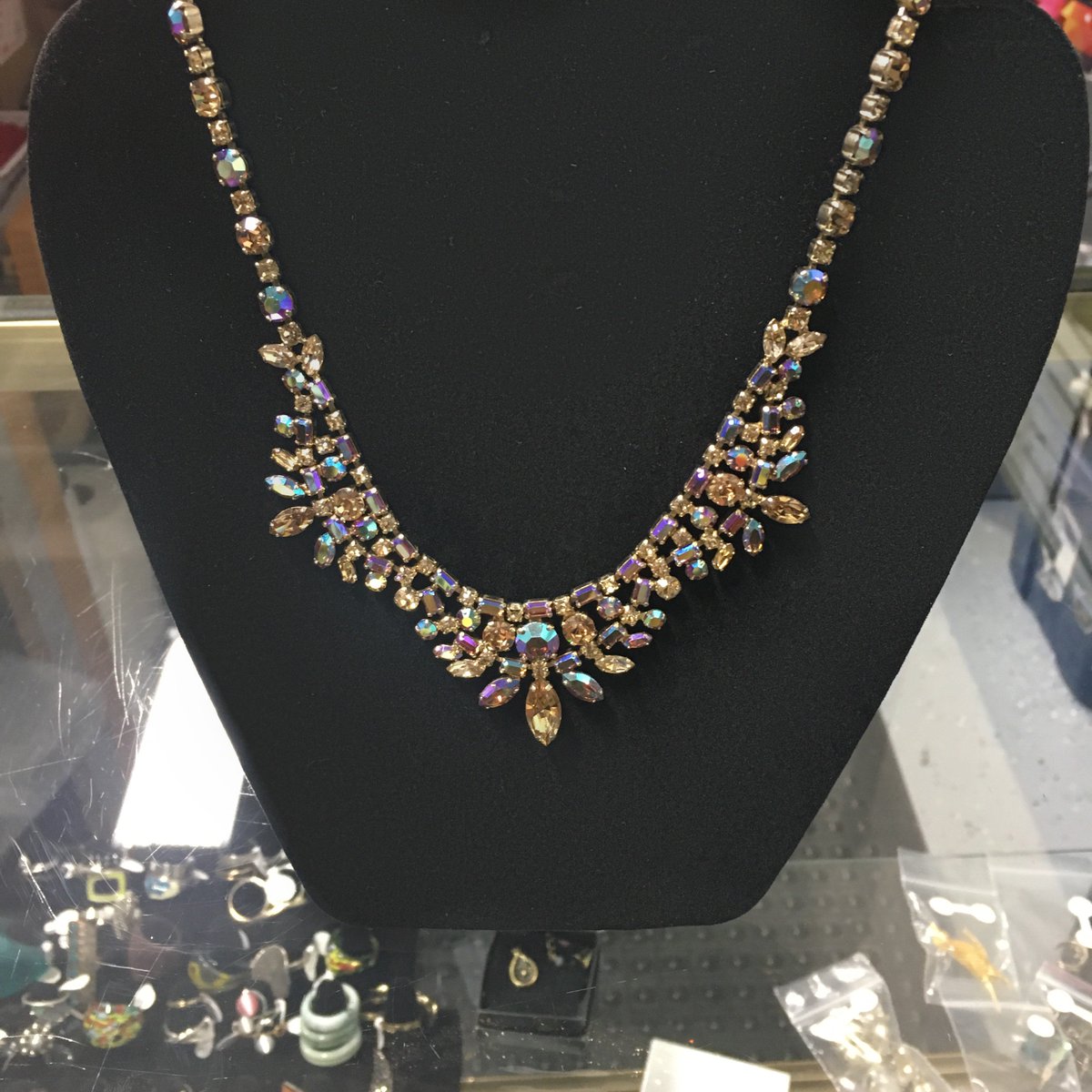 winsyyc's tweet photo. #FabFindFriday brought to you by this beautiful Sherman necklace found at our Fisher Park store. Selling for $100! β¨ #yyc https://t.co/ehmVIvVZPq