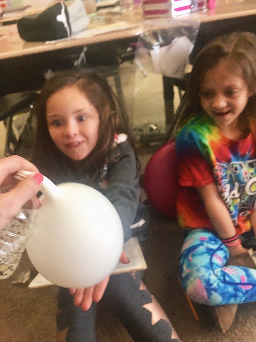 That moment when you realize chemical reactions really DO involve temperature changes! #StatesofMatter #ExperimentDay #ScienceRules 🎈❄️💨