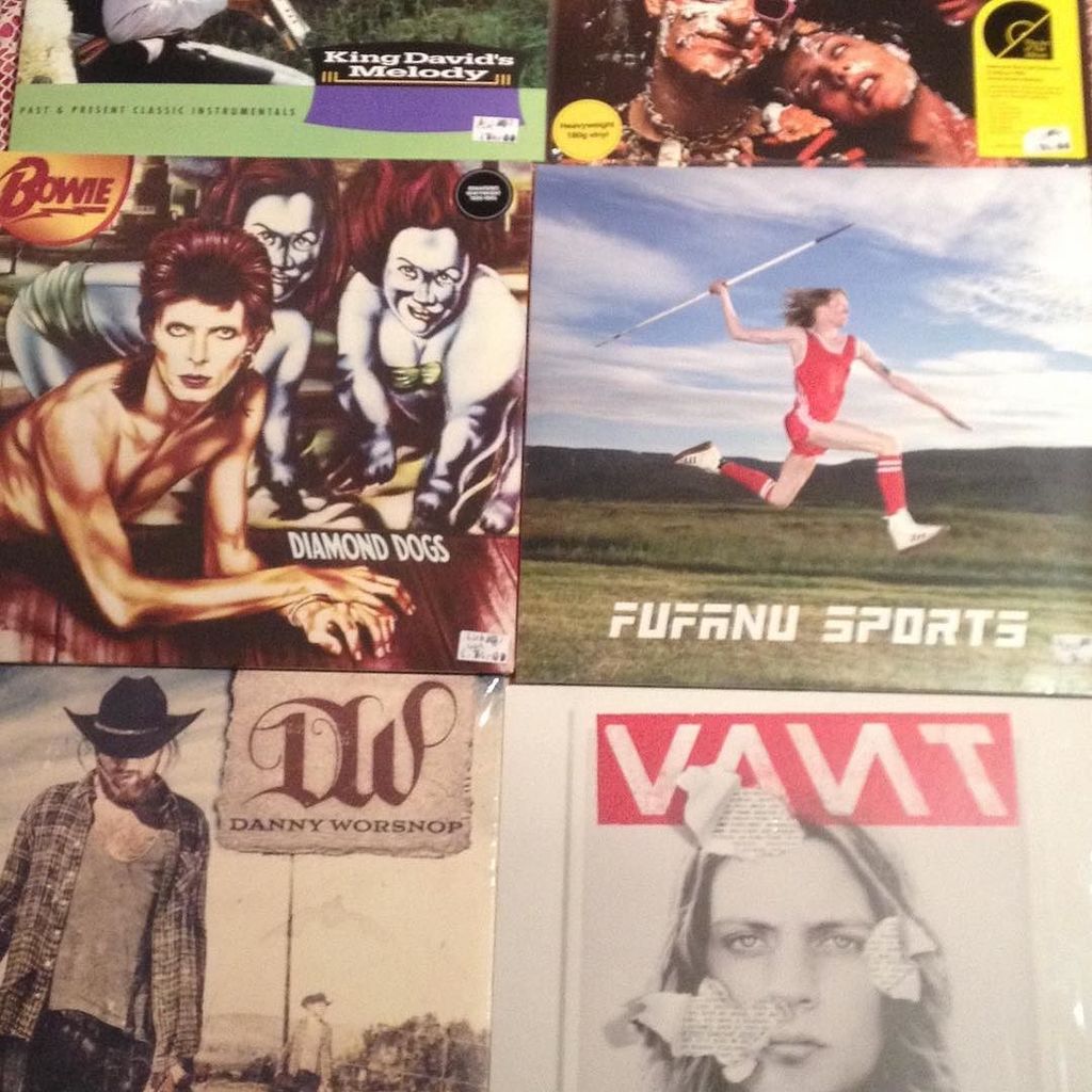 #davidbowie #bowie #diamonddogs #dannyworsnop #vant #augustuspablo #vinylrecords #vinylcollection #vinyl #damned #f…