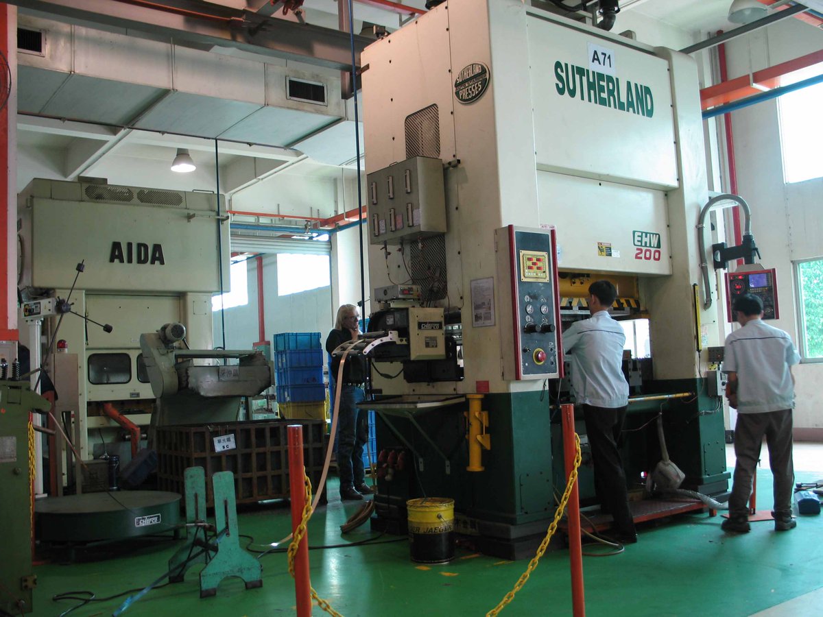 SutherlandPress's tweet photo. #SUTHERLANDPRESSES out performs #AidaDayton, #Aida, #Schuler, #Stamtec, #Seyi, #Minster presses in tool life and overall uptime performance https://t.co/fEPrhWtZOo