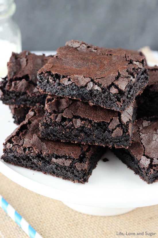 Life_Love_Sugar's tweet photo. Quick and Easy Brownies - Like a Box Mix!! https://t.co/HbQDwlxhbj https://t.co/ZYsXbvVBBu