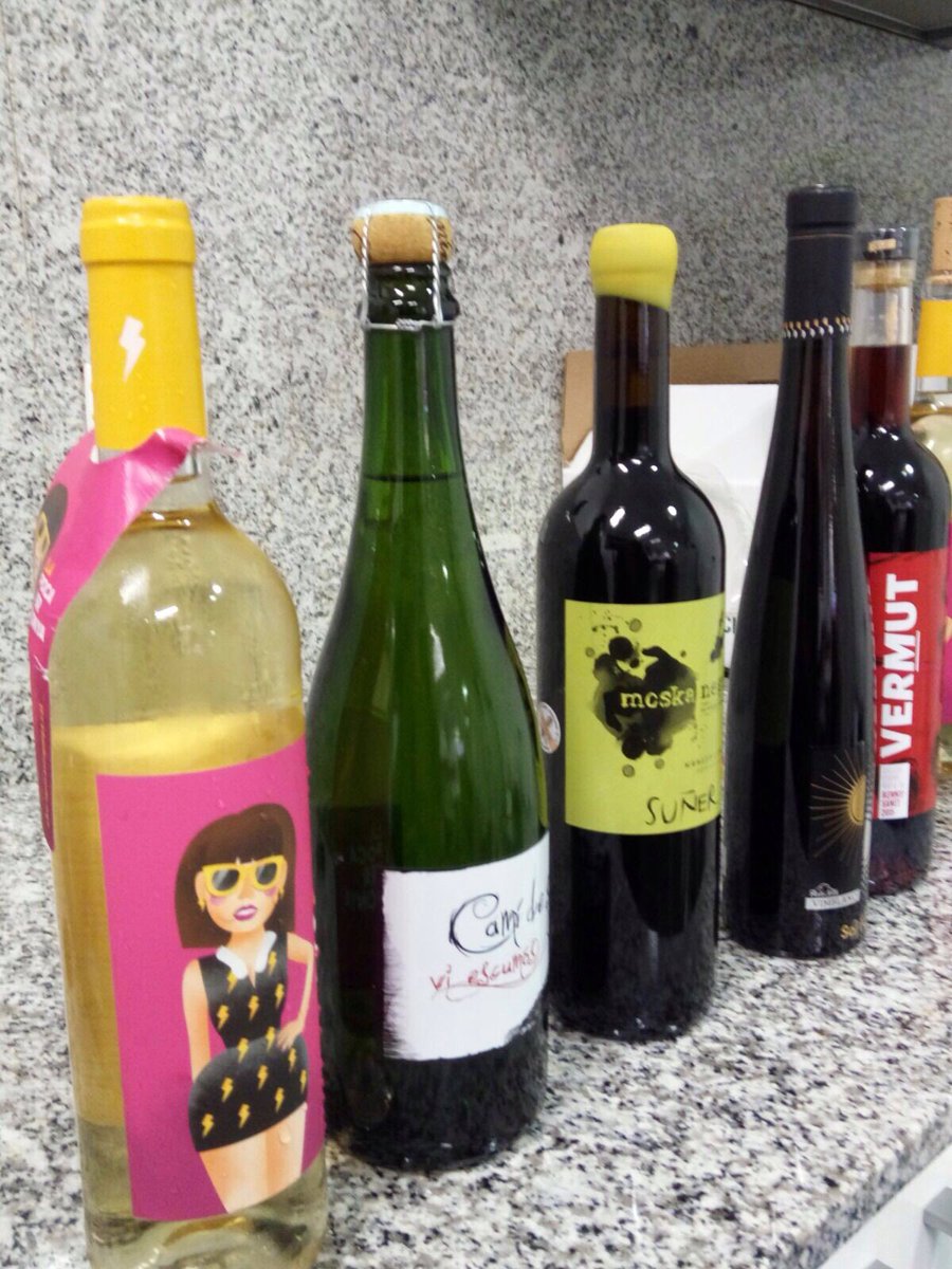 LaPocavergonya's tweet photo. Encetem el #tast de la meva segona #anyada a l'Associació @molinencadetast !! 🎉🎉 Espero que em trobin molt bona!! #vicatalà #viblanc https://t.co/4o4RBr0XUK