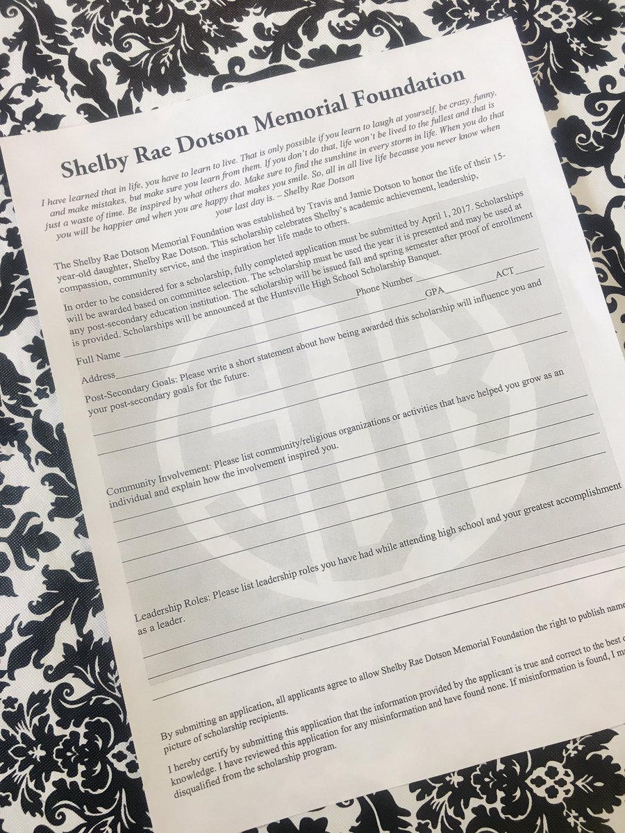 mommajdotson's tweet photo. Class of 2017, we would be honored if you applied for one of Shelby's scholarships! 💛 #Shelbyshow https://t.co/NFo3iylVp3