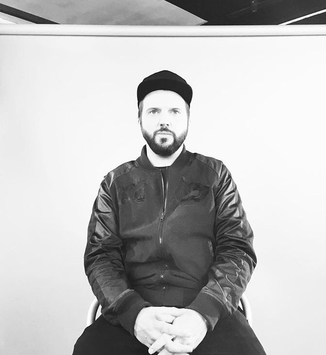 Marcher sur des oursins avec des semelles de métal ☑️