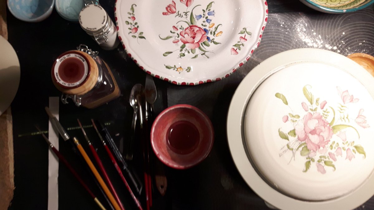 Decorazioni floreali in Maiolica.  maiolinda.it