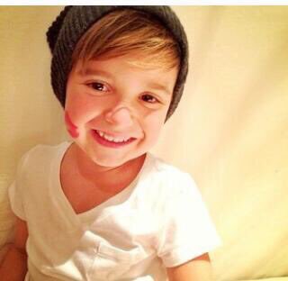 I'm mini magician and dada <a href="/CRISSANGELPR/">— ☆ ᴄʀɪssᴛᴏᴘʜᴇʀ.☆ Ⓜ️ (Parody) EDLT.</a> mini me