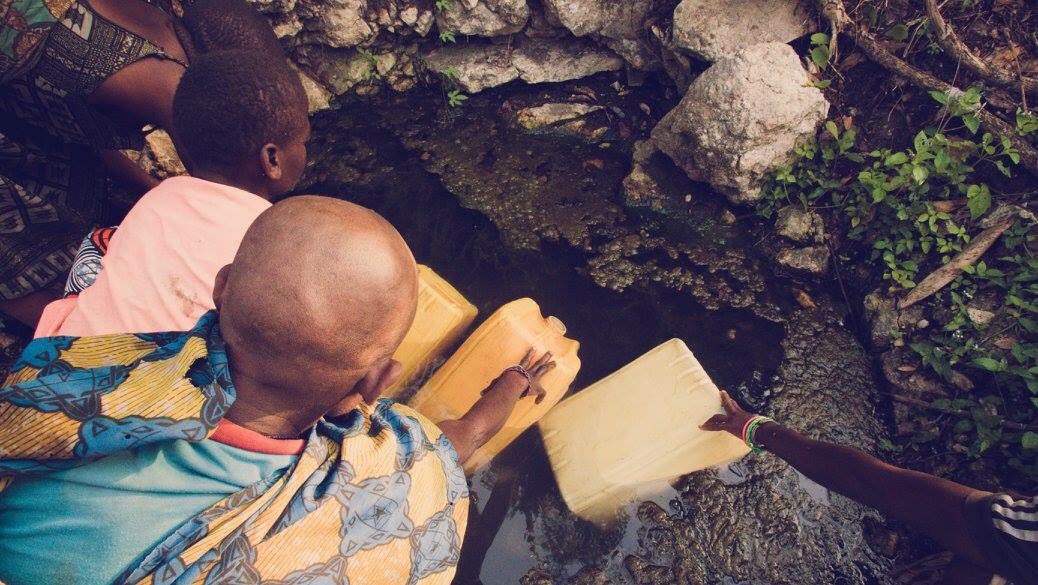 TheBigPygmy's tweet photo. Proud to report this sweet Mbuti Pygmy village of Atalohulu is no longer having to drink this water! #FightForTheForgotten 😁😁🙏🙏💧💧 https://t.co/JFkLGypgTe