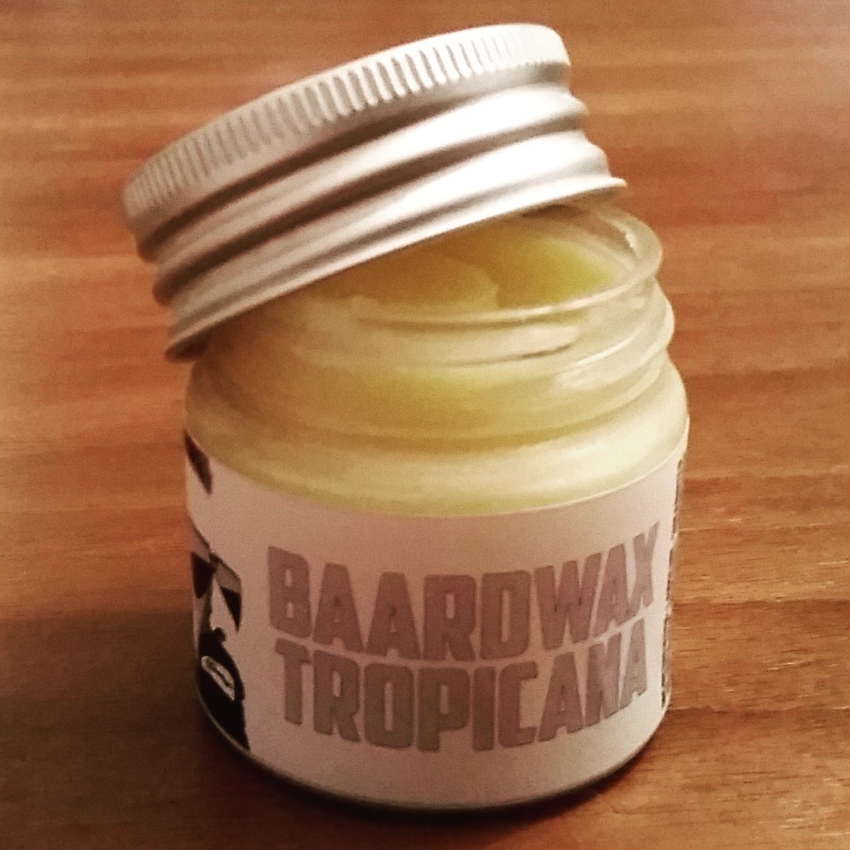 #beardedcrook #baardwax 50 ml. verpakking, met een frisse geur van citroen en perzik. Ready for the #summer 2017