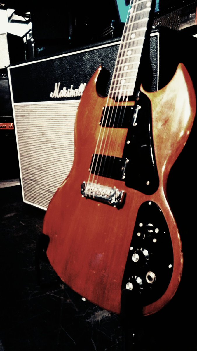 myscustomshop's tweet photo. #gibson #sg1972 #marshall #handwire #Rock 🤘🤘 https://t.co/a2Xl1QMR84