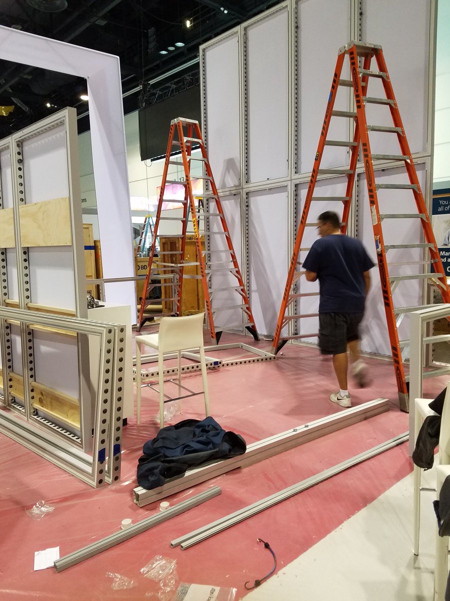 TigerConnect's tweet photo. #HIMSS17 booth setup begins! #TigerFlow demos coming soon #WeDoRoles https://t.co/Aqkj25eWPP