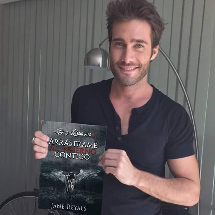 Todavía no habéis vivido y sentido esta historia?Un mundo diferente,un amor eterno,de los que marcan la piel a fuego.amazon.es/Arr%C3%A1stram…