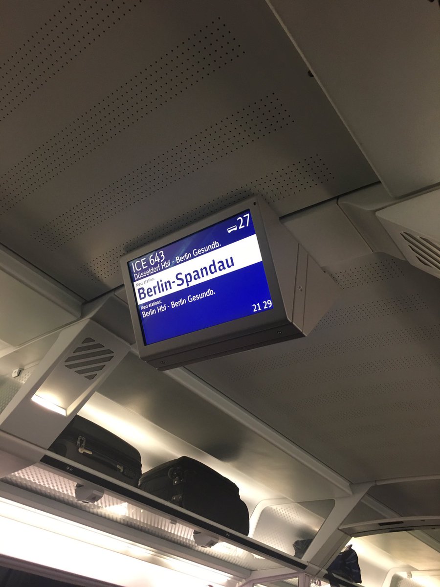 SHHHoffmann's tweet photo. Kann die Bahn nicht einmal pünktlich sein#bahn #zuspaet https://t.co/Fr2mqTVfGP
