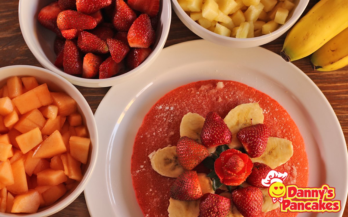 DannysPancakes's tweet photo. ¿Fresa, melón, papaya, banano o piña? 😱
Acompaña los pancakes con tu fruta favorita 🍓🍌 

│Q24.95⭐️│ https://t.co/I1aIPxInxK